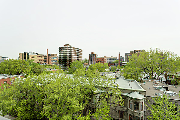 vue depuis le balcon d'un appartement à LaCité Montréal